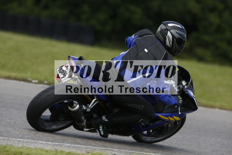 /Archiv-2024/29 12.06.2024 MOTO.CH Track Day ADR/Gruppe blau/20